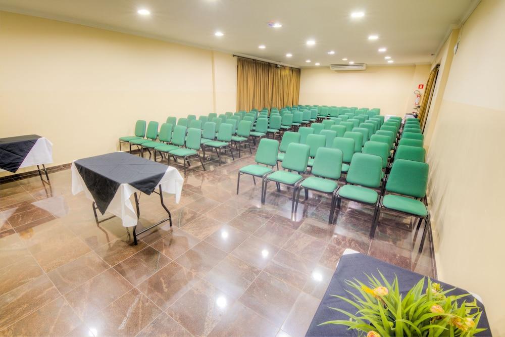 Hotel Golden Park Uberaba By Nacional Inn Exterior foto
